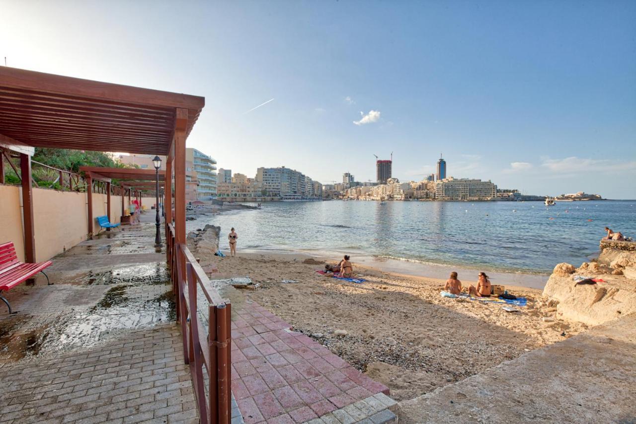 Vic- Seafront Apartment Сліма Екстер'єр фото