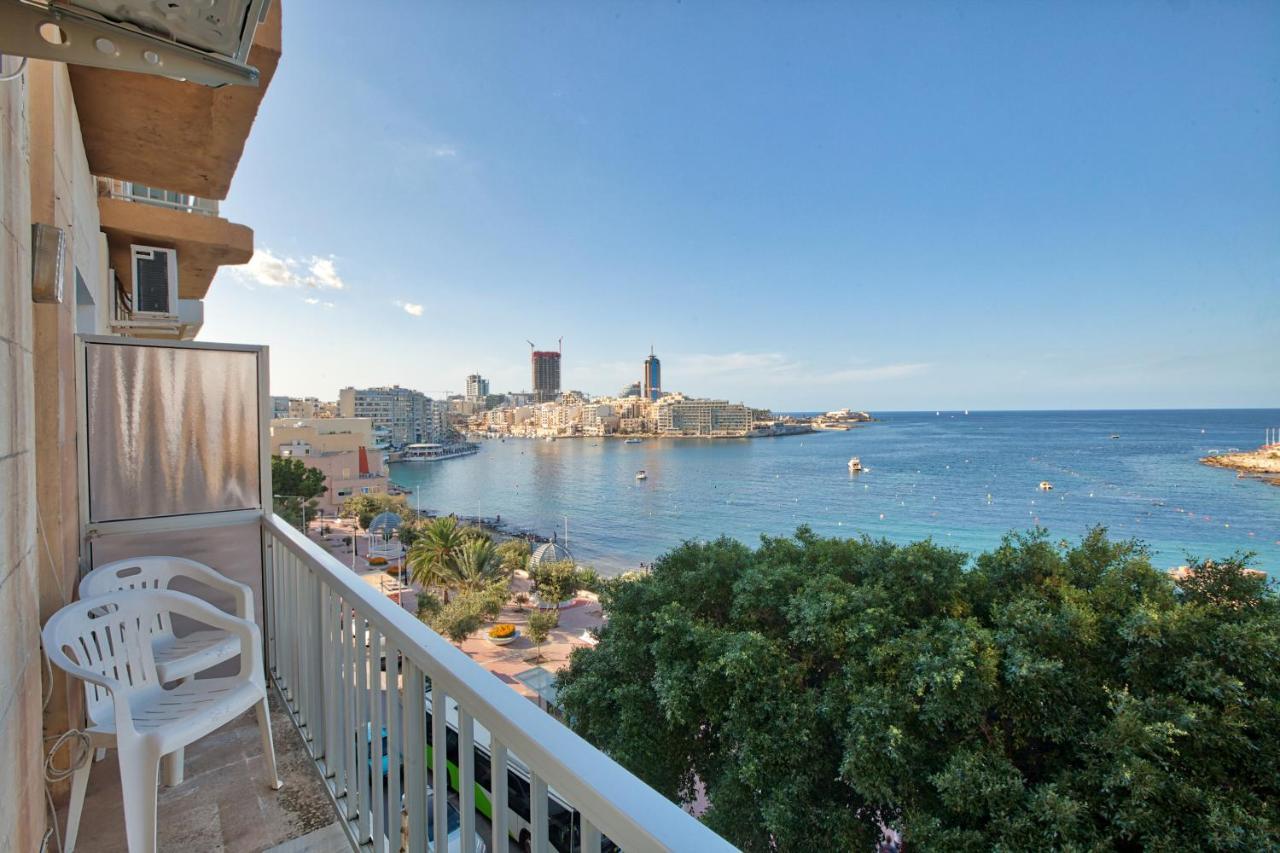 Vic- Seafront Apartment Сліма Екстер'єр фото